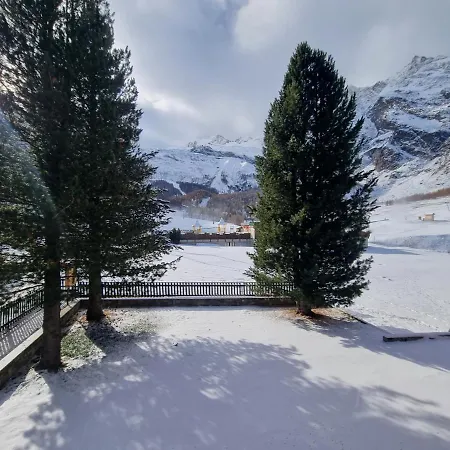 Rio Ski-in, Ski-out Apartment *