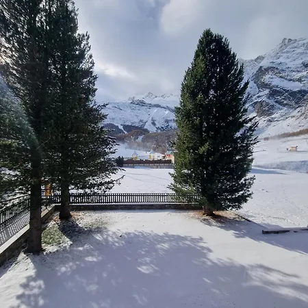 Rio Ski-in, Ski-out Apartment *